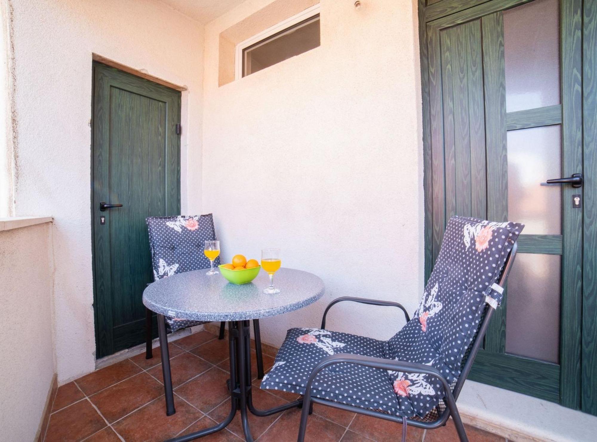 Seafront Villa With Furnished Sun Terrace, Close To The Beach Kaštela 외부 사진