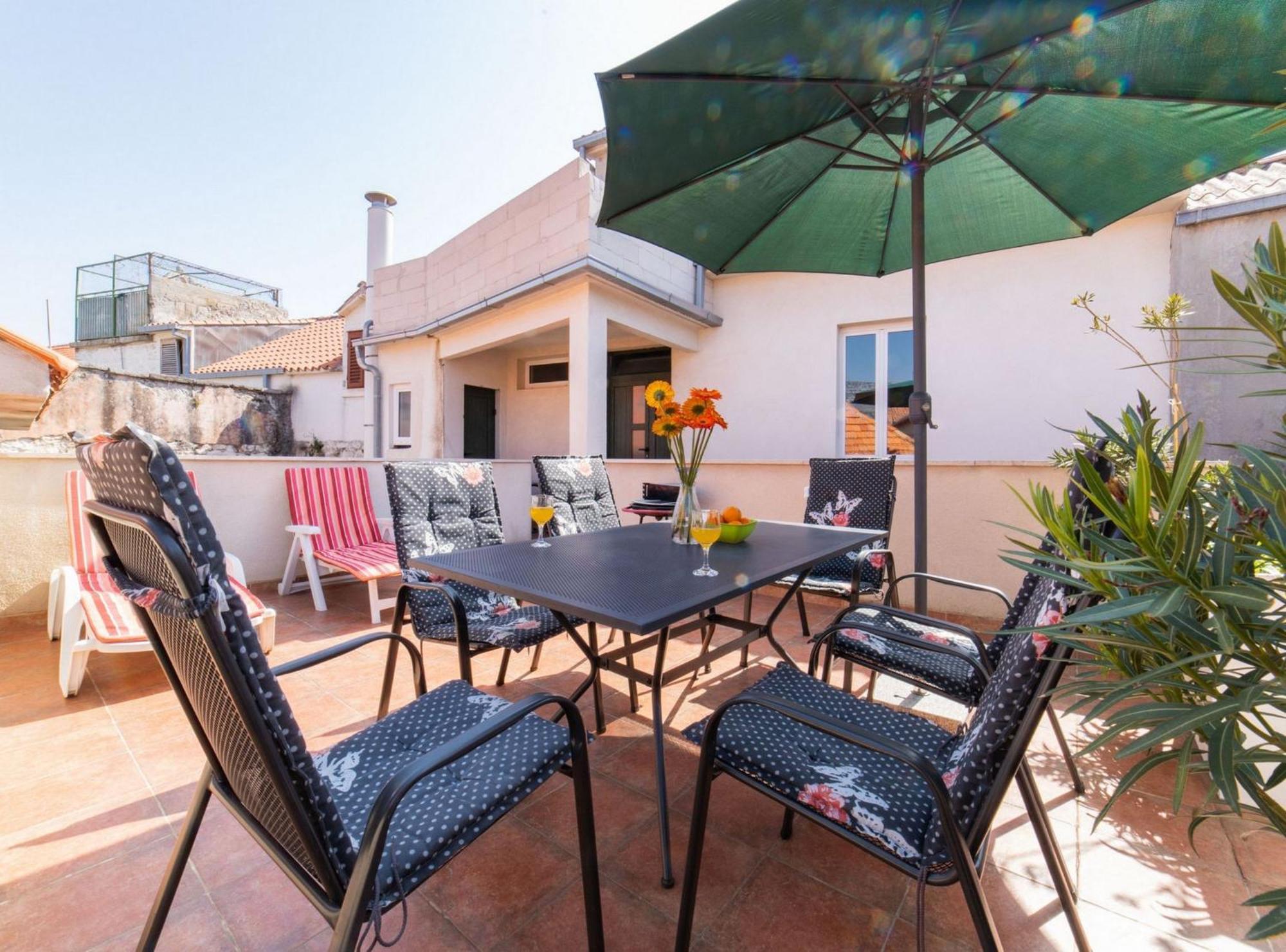 Seafront Villa With Furnished Sun Terrace, Close To The Beach Kaštela 외부 사진