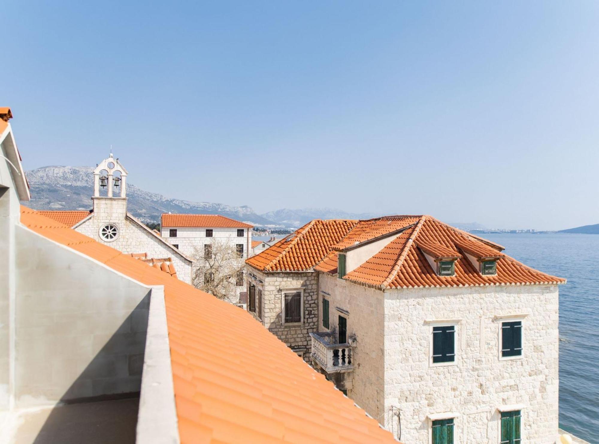 Seafront Villa With Furnished Sun Terrace, Close To The Beach Kaštela 외부 사진