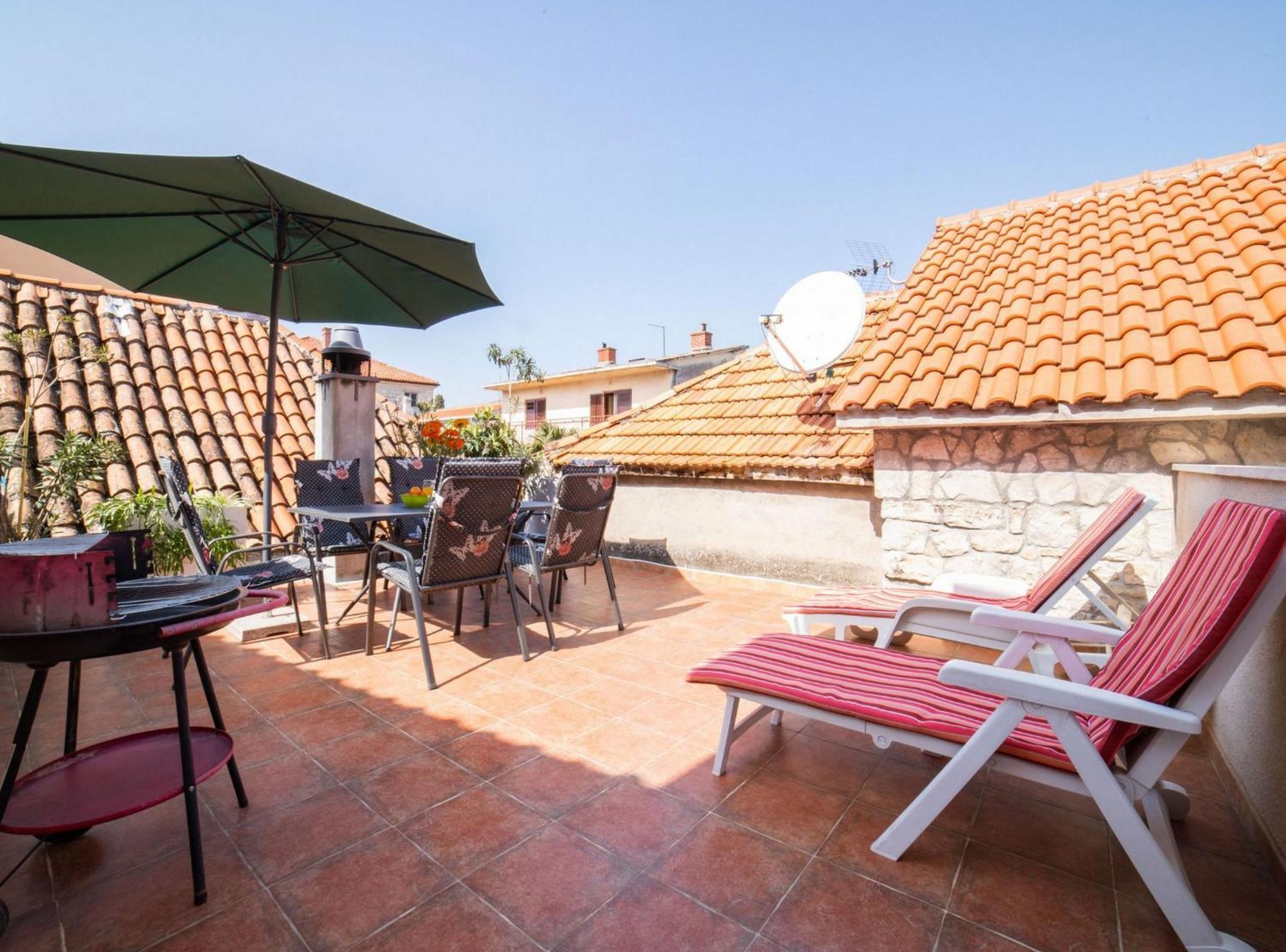 Seafront Villa With Furnished Sun Terrace, Close To The Beach Kaštela 외부 사진
